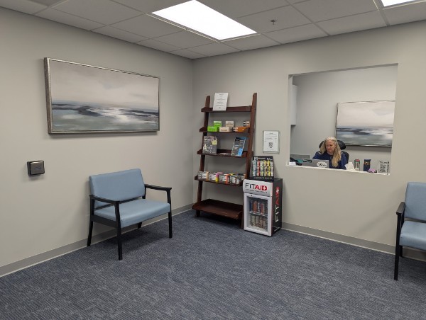 33/18 Chiropractic Reception/Check in area