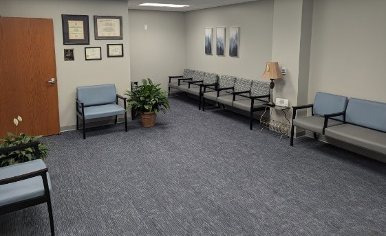 33/18 Chiropractic Reception/Check in area